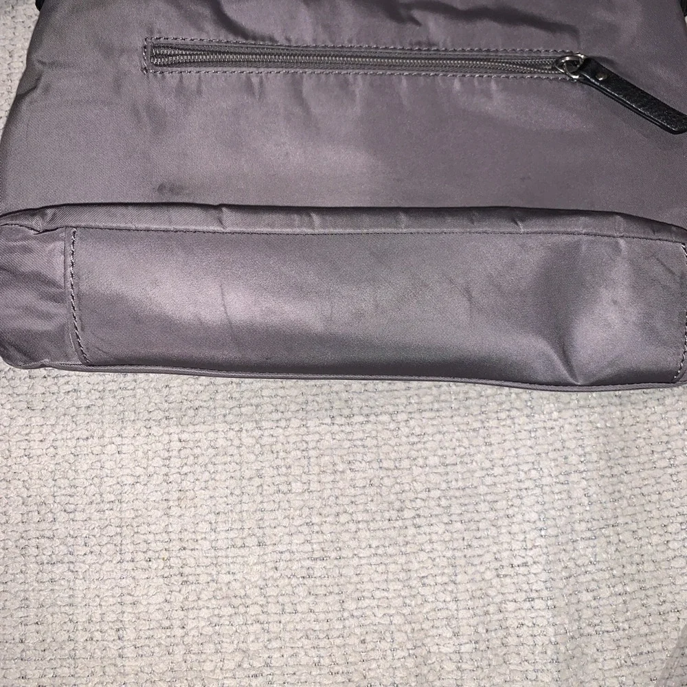 The Sak Gray  Esperato Nylon Crossbody Bag Purse Handbag Travel Zipper‎